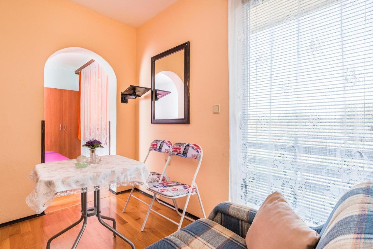 Studios Kastel Buje Bagian luar foto